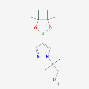 molecular formula C13H23BN2O3 B1397747 2-methyl-2-[4-(tetramethyl-1,3,2-dioxaborolan-2-yl)-1H-pyrazol-1-yl]propan-1-ol CAS No. 1040377-18-1
