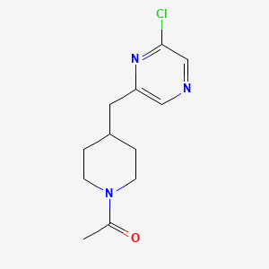 molecular formula C12H16ClN3O B1399219 1-(4-((6-Chloropyrazin-2-yl)methyl)piperidin-1-yl)ethanone CAS No. 1316223-72-9