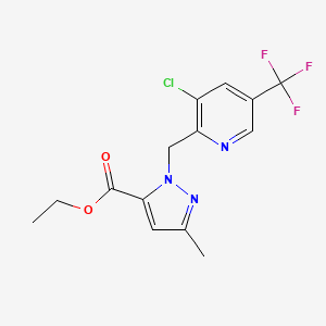 B1400222 2-(3-Chloro-5-trifluoromethyl-pyridin-2-ylmethyl)-5-methyl-2H-pyrazole-3-carboxylic acid ethyl ester CAS No. 1351479-11-2