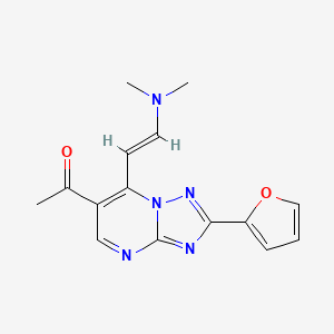 molecular formula C15H15N5O2 B1401018 1-[7-[(E)-2-(dimethylamino)vinyl]-2-(2-furyl)[1,2,4]triazolo[1,5-a]pyrimidin-6-yl]ethanone CAS No. 1374510-75-4