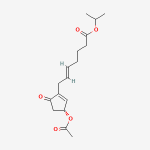 molecular formula C17H24O5 B14014707 Isopropyl (R)-7-(3-acetoxy-5-oxocyclopent-1-en-1-yl)hept-5-enoate 