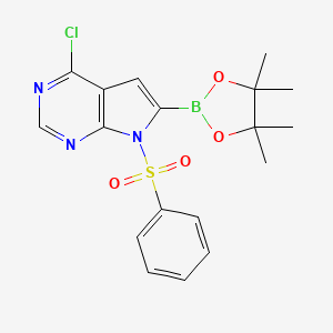 molecular formula C18H19BClN3O4S B1402735 4-Chloro-7-(phenylsulfonyl)-6-(4,4,5,5-tetramethyl-1,3,2-dioxaborolan-2-yl)-7H-pyrrolo[2,3-d]pyrimidine CAS No. 2096997-14-5