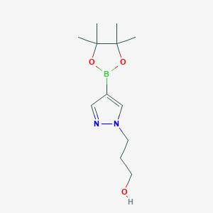 molecular formula C12H21BN2O3 B1403053 3-[4-(4,4,5,5-tetramethyl-1,3,2-dioxaborolan-2-yl)-1H-pyrazol-1-yl]propan-1-ol CAS No. 1000802-50-5