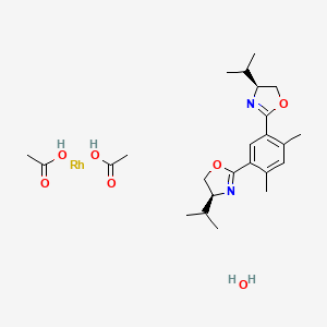 molecular formula C24H38N2O7Rh B14031132 acetic acid;(4S)-2-[2,4-dimethyl-5-[(4S)-4-propan-2-yl-4,5-dihydro-1,3-oxazol-2-yl]phenyl]-4-propan-2-yl-4,5-dihydro-1,3-oxazole;rhodium;hydrate 