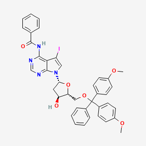 molecular formula C39H35IN4O6 B14032980 N-(7-((2R,4S,5R)-5-((Bis(4-methoxyphenyl)(phenyl)methoxy)methyl)-4-hydroxytetrahydrofuran-2-yl)-5-iodo-7H-pyrrolo[2,3-d]pyrimidin-4-yl)benzamide 