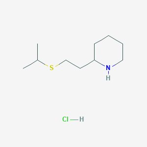 B1403650 2-[2-(Propan-2-ylsulfanyl)ethyl]piperidine hydrochloride CAS No. 1820718-02-2