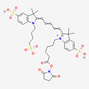 molecular formula C39H47N3O13S3 B14040441 4-[2-[5-[1-[6-(2,5-Dioxopyrrolidin-1-yl)oxy-6-oxohexyl]-3,3-dimethyl-5-sulfoindol-1-ium-2-yl]penta-2,4-dienylidene]-3,3-dimethyl-5-sulfoindol-1-yl]butane-1-sulfonate 