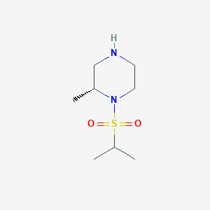 molecular formula C8H18N2O2S B1406109 (2R)-2-methyl-1-(propane-2-sulfonyl)piperazine CAS No. 1568031-81-1