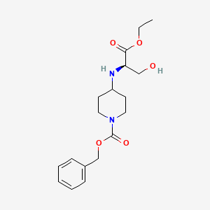 molecular formula C18H26N2O5 B1406311 Ethyl (2R)-2-({1-[(benzyloxy)carbonyl]piperidin-4-yl}amino)-3-hydroxypropanoate CAS No. 1706523-43-4