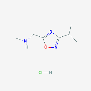 molecular formula C7H14ClN3O B1407391 1-(3-isopropyl-1,2,4-oxadiazol-5-yl)-N-methylmethanamine hydrochloride CAS No. 1573547-75-7