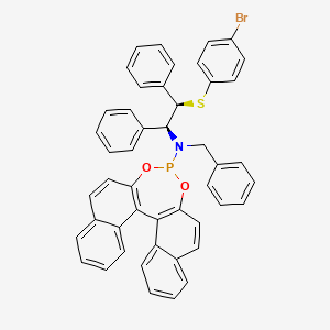molecular formula C47H35BrNO2PS B14075221 N-benzyl-N-[(1S,2R)-2-(4-bromophenyl)sulfanyl-1,2-diphenylethyl]-12,14-dioxa-13-phosphapentacyclo[13.8.0.02,11.03,8.018,23]tricosa-1(15),2(11),3,5,7,9,16,18,20,22-decaen-13-amine 