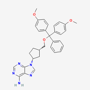 molecular formula C32H33N5O3 B1409236 9-((1R,3S)-3-((bis(4-methoxyphenyl)(phenyl)methoxy)methyl)cyclopentyl)-9H-purin-6-amine CAS No. 1071906-30-3