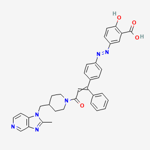 molecular formula C35H32N6O4 B14093269 3-{2-[4-(3-{4-[(2-Methyl-1H-imidazo[4,5-c]pyridin-1-yl)methyl]piperidin-1-yl}-3-oxo-1-phenylprop-1-en-1-yl)phenyl]hydrazinylidene}-6-oxocyclohexa-1,4-diene-1-carboxylic acid 