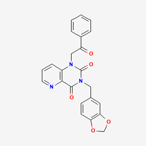 molecular formula C23H17N3O5 B14107049 3-(benzo[d][1,3]dioxol-5-ylmethyl)-1-(2-oxo-2-phenylethyl)pyrido[3,2-d]pyrimidine-2,4(1H,3H)-dione 