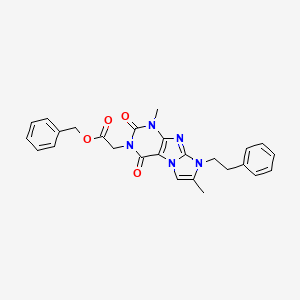 molecular formula C26H25N5O4 B14118598 benzyl 2-(1,7-dimethyl-2,4-dioxo-8-phenethyl-1H-imidazo[2,1-f]purin-3(2H,4H,8H)-yl)acetate 