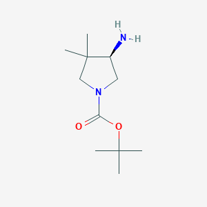 molecular formula C11H22N2O2 B1412272 叔丁基(4R)-4-氨基-3,3-二甲基吡咯烷-1-甲酸酯 CAS No. 1638744-66-7