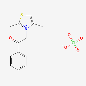 molecular formula C13H14ClNO5S B14133879 2,4-Dimethyl-3-(2-oxo-2-phenylethyl)-1,3-thiazol-3-ium perchlorate CAS No. 89262-14-6