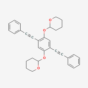 molecular formula C32H30O4 B14135060 2-[4-(Oxan-2-yloxy)-2,5-bis(2-phenylethynyl)phenoxy]oxane 