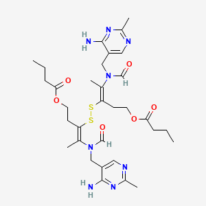 molecular formula C32H46N8O6S2 B14142366 [(Z)-4-[(4-amino-2-methylpyrimidin-5-yl)methyl-formylamino]-3-[[(E)-2-[(4-amino-2-methylpyrimidin-5-yl)methyl-formylamino]-5-butanoyloxypent-2-en-3-yl]disulfanyl]pent-3-enyl] butanoate CAS No. 3286-45-1