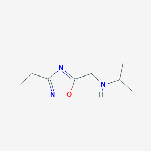 molecular formula C8H15N3O B1415764 N-[(3-Ethyl-1,2,4-oxadiazol-5-YL)methyl]propan-2-amine CAS No. 915922-00-8