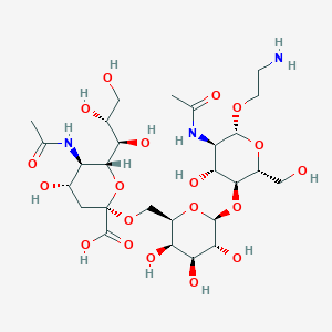 molecular formula C27H47N3O19 B1416120 (2R,4S,5R,6R)-5-Acetamido-2-(((2R,3R,4S,5R,6S)-6-(((2R,3S,4R,5R,6R)-5-acetamido-6-(2-aminoethoxy)-4-hydroxy-2-(hydroxymethyl)tetrahydro-2H-pyran-3-yl)oxy)-3,4,5-trihydroxytetrahydro-2H-pyran-2-yl)methoxy)-4-hydroxy-6-((1R,2R)-1,2,3-trihydroxypropyl)tetrahydro-2H-pyran-2-carboxylic acid CAS No. 875543-41-2