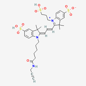 molecular formula C35H43N3O10S3 B1417858 2-[(E,3E)-3-[3,3-Dimethyl-1-[6-oxo-6-(prop-2-ynylamino)hexyl]-5-sulfoindol-2-ylidene]prop-1-enyl]-3,3-dimethyl-1-(3-sulfopropyl)indol-1-ium-5-sulfonate CAS No. 1895849-34-9