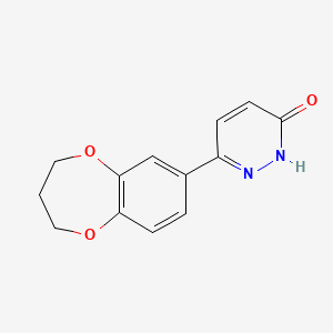 molecular formula C13H12N2O3 B1418575 6-(3,4-dihydro-2H-1,5-benzodioxepin-7-yl)pyridazin-3(2H)-one CAS No. 1156362-84-3
