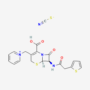molecular formula C20H18N4O4S3 B1418662 (6R-trans)-1-((2-Carboxy-8-oxo-7-((2-thienylacetyl)amino)-5-thia-1-azabicyclo(4.2.0)oct-2-en-3-yl)methyl)pyridinium thiocyanate CAS No. 10353-05-6