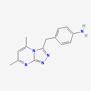 molecular formula C14H15N5 B1419003 4-({5,7-Dimethyl-[1,2,4]triazolo[4,3-a]pyrimidin-3-yl}methyl)aniline CAS No. 1154214-13-7