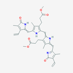 molecular formula C₃₅H₃₈N₄O₆ B142023 methyl 3-[2-[[5-[(3-ethenyl-4-methyl-5-oxopyrrol-2-ylidene)methyl]-3-(3-methoxy-3-oxopropyl)-4-methyl-1H-pyrrol-2-yl]methylidene]-5-[(4-ethenyl-3-methyl-5-oxopyrrol-2-yl)methylidene]-4-methylpyrrol-3-yl]propanoate CAS No. 10035-62-8