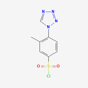 molecular formula C8H7ClN4O2S B1420331 3-甲基-4-(1H-1,2,3,4-四唑-1-基)苯-1-磺酰氯 CAS No. 1099632-63-9