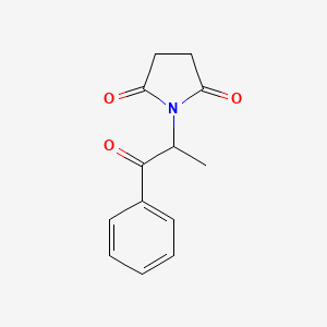 molecular formula C13H13NO3 B1421822 1-(1-Oxo-1-phenylpropan-2-yl)pyrrolidine-2,5-dione CAS No. 96679-45-7