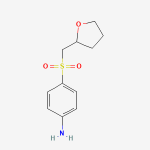 molecular formula C11H15NO3S B1421897 4-(氧杂环丁烷-2-基甲磺酰基)苯胺 CAS No. 1250946-19-0