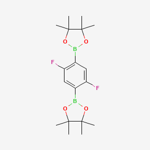 molecular formula C18H26B2F2O4 B1422129 2,2'-(2,5-Difluoro-1,4-phenylene)bis(4,4,5,5-tetramethyl-1,3,2-dioxaborolane) CAS No. 303006-90-8