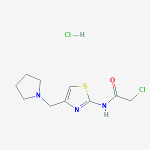 molecular formula C10H15Cl2N3OS B1422986 2-chloro-N-[4-(pyrrolidin-1-ylmethyl)-1,3-thiazol-2-yl]acetamide hydrochloride CAS No. 1311314-52-9