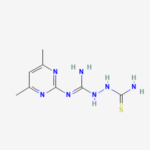 molecular formula C8H13N7S B1424868 2-[[(4,6-二甲基嘧啶-2-基)氨基](亚氨基)甲基]肼甲硫酰胺 CAS No. 1256628-05-3