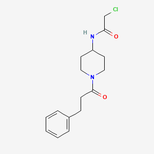 molecular formula C16H21ClN2O2 B1425051 2-chloro-N-[1-(3-phenylpropanoyl)piperidin-4-yl]acetamide CAS No. 1311315-50-0