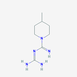 molecular formula C8H17N5 B1425099 N-[amino(imino)methyl]-4-methylpiperidine-1-carboximidamide CAS No. 737694-65-4