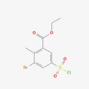 molecular formula C10H10BrClO4S B1425824 Ethyl 3-bromo-5-(chlorosulfonyl)-2-methylbenzoate CAS No. 1498463-61-8