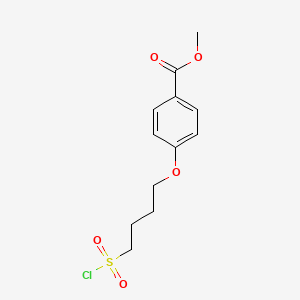 molecular formula C12H15ClO5S B1426890 Methyl 4-[4-(chlorosulfonyl)butoxy]benzoate CAS No. 1375067-51-8