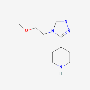molecular formula C10H18N4O B1428377 4-(4-(2-methoxyethyl)-4H-1,2,4-triazol-3-yl)piperidine CAS No. 1249448-52-9