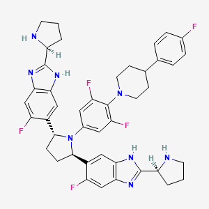 molecular formula C43H43F5N8 B1428475 6-[(2R,5R)-1-[3,5-二氟-4-[4-(4-氟苯基)哌啶-1-基]苯基]-5-[6-氟-2-[(2S)-吡咯烷-2-基]-3H-苯并咪唑-5-基]吡咯烷-2-基]-5-氟-2-[(2S)-吡咯烷-2-基]-1H-苯并咪唑 CAS No. 1332357-14-8