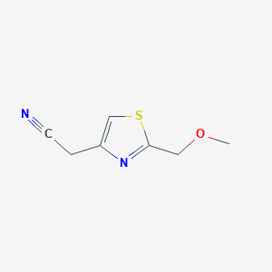 molecular formula C7H8N2OS B1428858 2-[2-(Methoxymethyl)-1,3-thiazol-4-yl]acetonitrile CAS No. 1343362-21-9