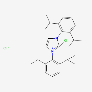 molecular formula C27H36Cl2N2 B1429395 2-Chloro-1,3-bis(2,6-diisopropylphenyl)-1H-imidazol-3-ium chloride CAS No. 1228185-09-8