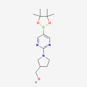 molecular formula C15H24BN3O3 B1429531 (1-(5-(4,4,5,5-Tetramethyl-[1,3,2]dioxaborolan-2-yl)pyrimidin-2-yl)pyrrolidin-3-yl)methanol CAS No. 1421325-54-3