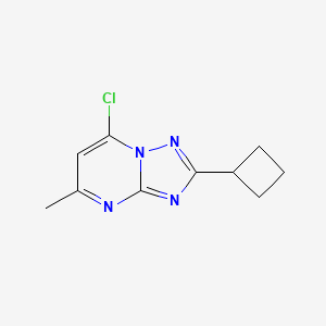 molecular formula C10H11ClN4 B1429616 7-Chloro-2-cyclobutyl-5-methyl-[1,2,4]triazolo[1,5-a]pyrimidine CAS No. 1379811-78-5