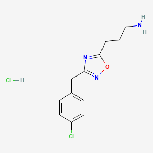 molecular formula C12H15Cl2N3O B1431035 3-(3-(4-Chlorobenzyl)-1,2,4-oxadiazol-5-yl)propan-1-amine hydrochloride CAS No. 1435804-49-1