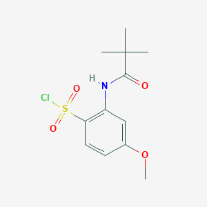molecular formula C12H16ClNO4S B1431806 2-(2,2-Dimethylpropanamido)-4-methoxybenzene-1-sulfonyl chloride CAS No. 1423024-80-9