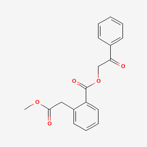 molecular formula C18H16O5 B14328363 Benzeneacetic acid, 2-((2-oxo-2-phenylethoxy)carbonyl)-, methyl ester CAS No. 104907-35-9