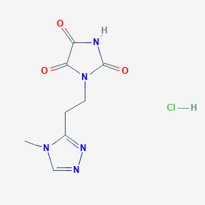 molecular formula C8H10ClN5O3 B1433027 1-[2-(4-methyl-4H-1,2,4-triazol-3-yl)ethyl]imidazolidine-2,4,5-trione hydrochloride CAS No. 1421604-86-5